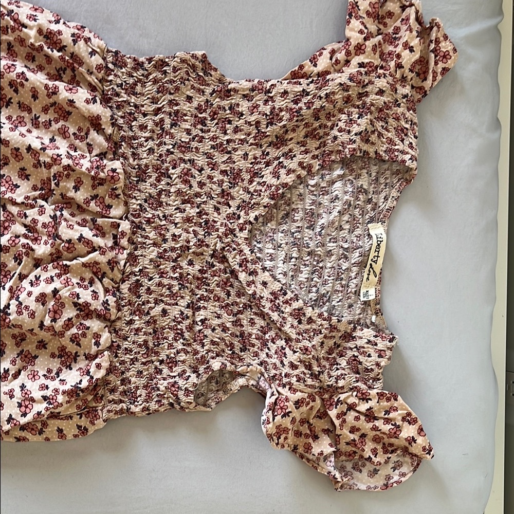 Floral Ruffle Sleeve Dress - Picture 2 of 3